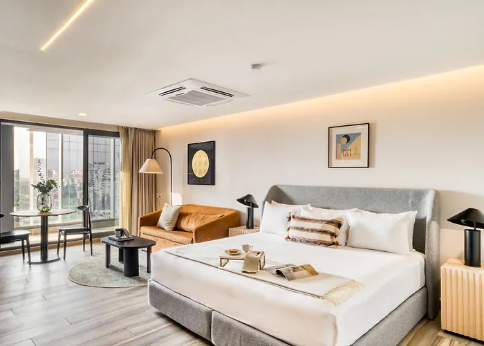 Uliv Cibeles Hotel 4*
